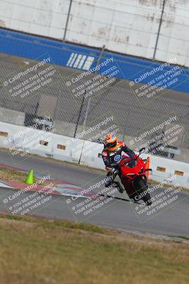 media/Nov-26-2022-Fastrack Riders (Sat) [[b001e85eef]]/Level 1/Session 3 Outside Turn 9/